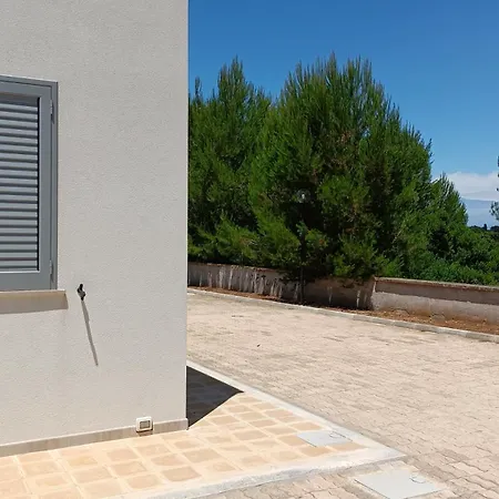 Smilax - Hydruntum Guest house